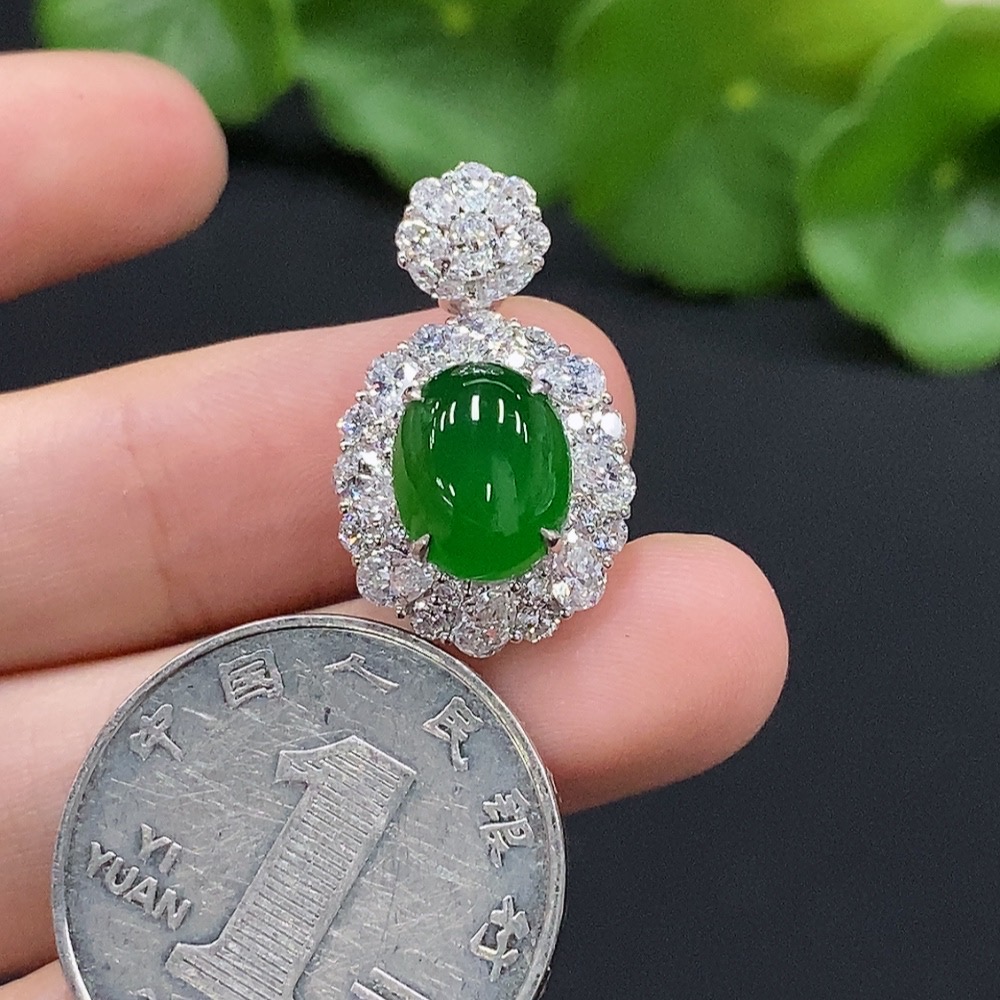 F35091019 Jadeite Cabochon Pendant with 18K Gold Setting, Non-Diamond, Total Weight Approx. 3.7g