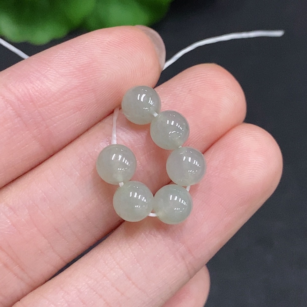 F35124561 Jadeite Beads Sell as a Lot