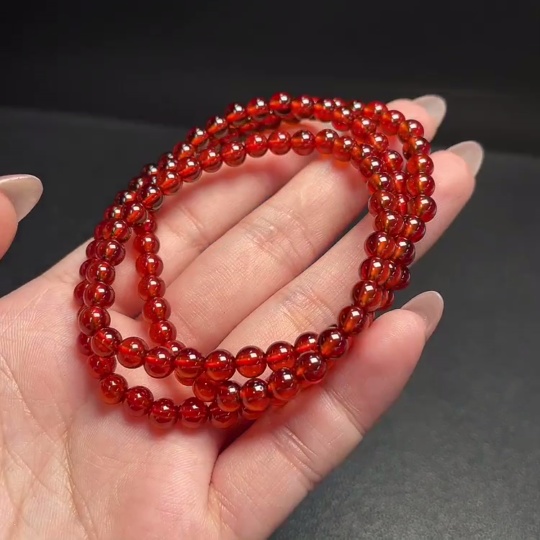 C34009070 Garnet bead necklace, total weight approx. 31.45g, bead size about 5.3mm