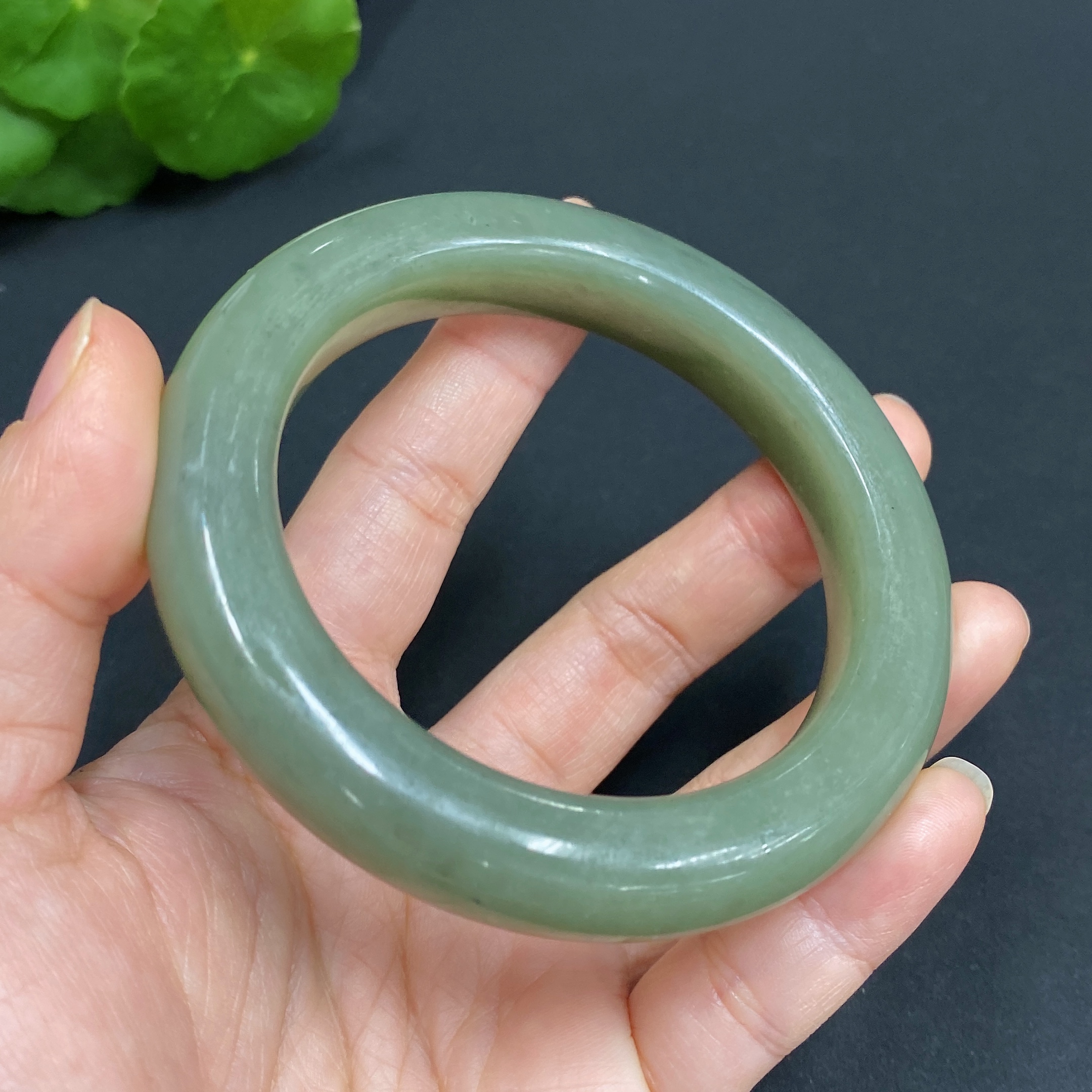 H29366309 Hetian Jade Round Bracelet  Size 56.6  Total Weight Approx. 71.1g