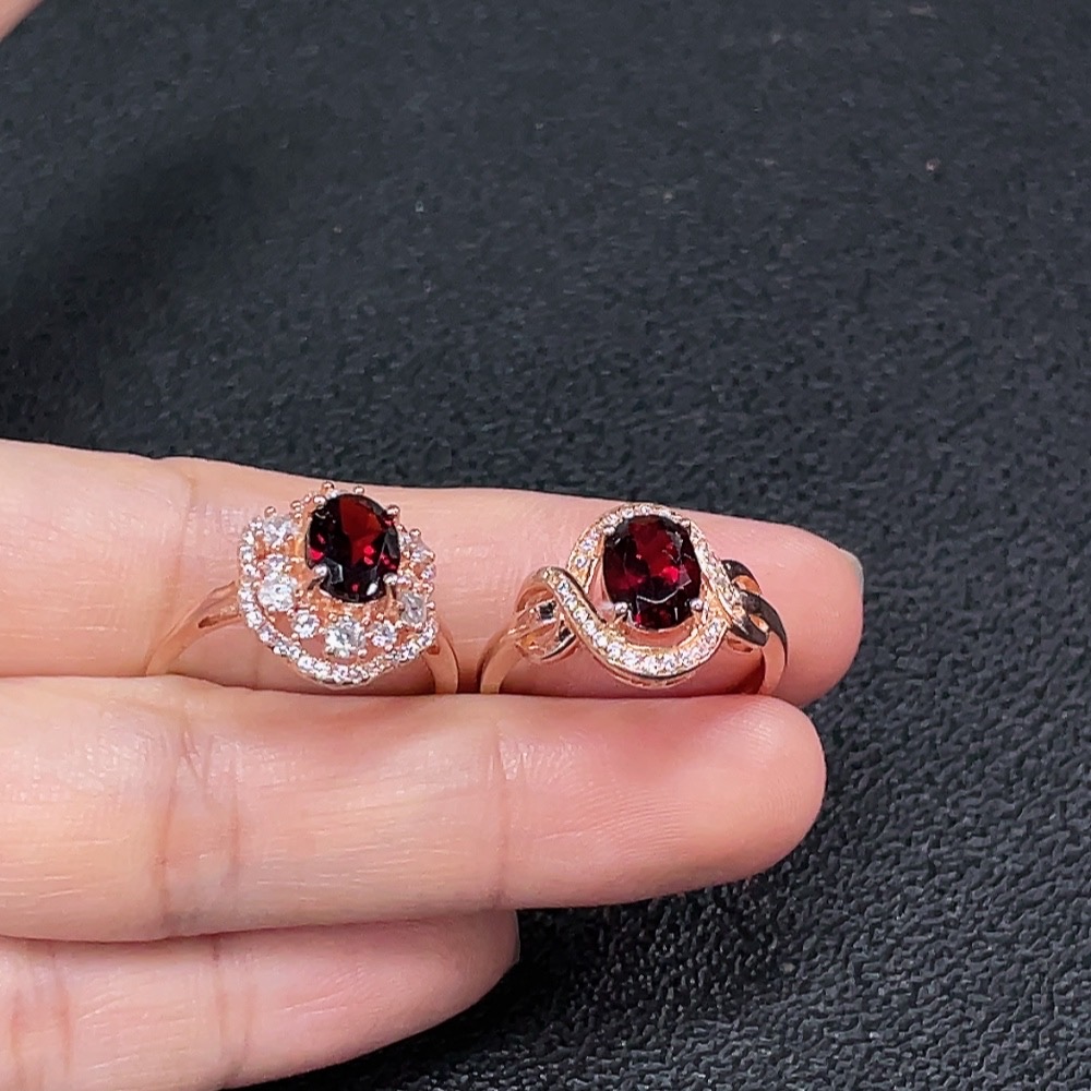 C34949929 Garnet Ring Non-Gold Adjustable Total Weight Approx. 6.18g Sell as a Lot