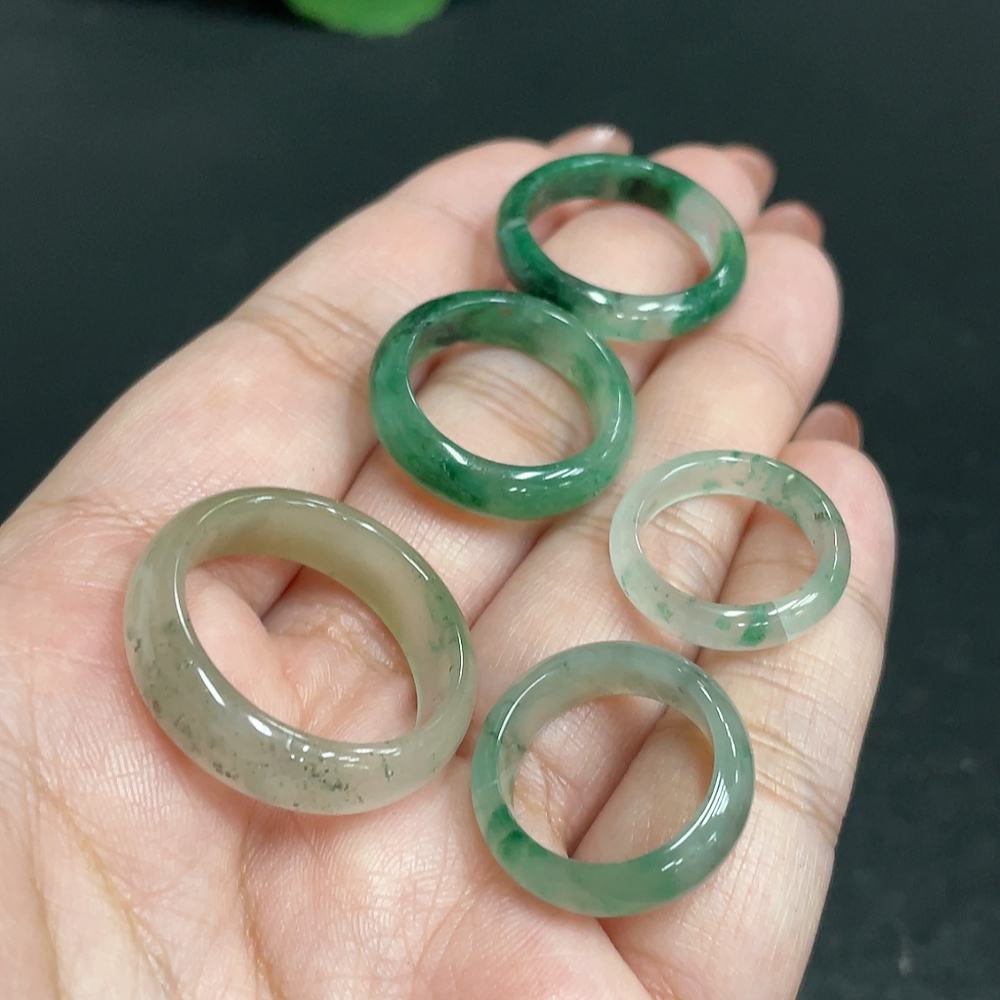 H35119472 African Emerald (Dulong Jade) Ring