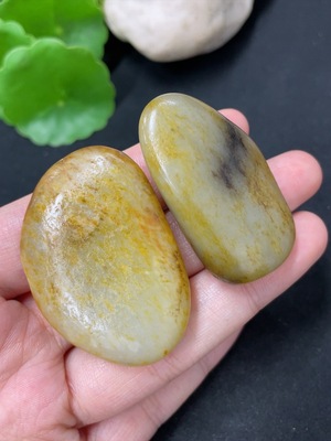 H41920253 和田玉 皮色成因未定   货品总重约46.8g