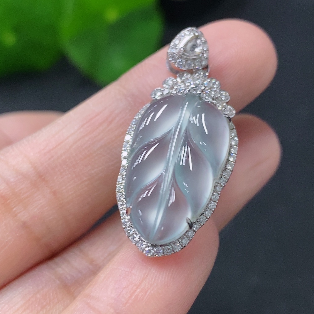 F31587457 Jadeite Leaf Pendant with 18k Gold and Diamond Accents, Total Weight Approximately 3.9g