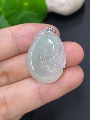 F46615686 翡翠如意挂件 18k金扣头 货品总重量约3.3克