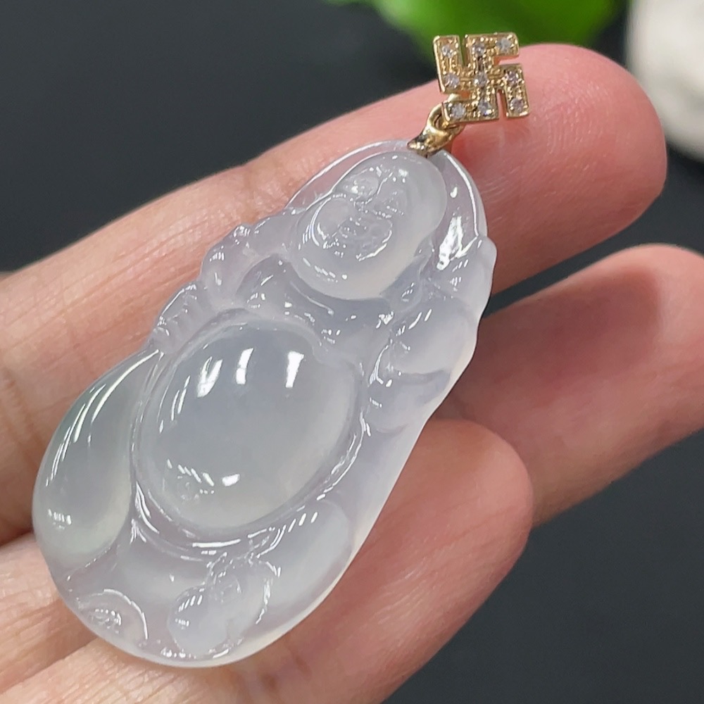 F30557813 Jadeite Maitreya Pendant with 18K Gold Clasp, Total Weight Approx. 5.66g
