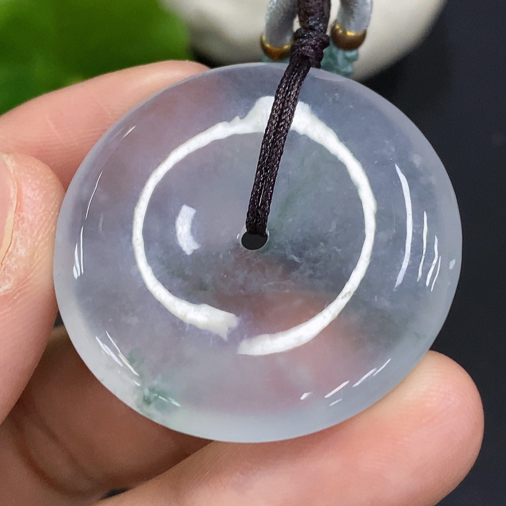 F29391369 Jadeite Peace Knot, total weight including rope approximately 16.2g