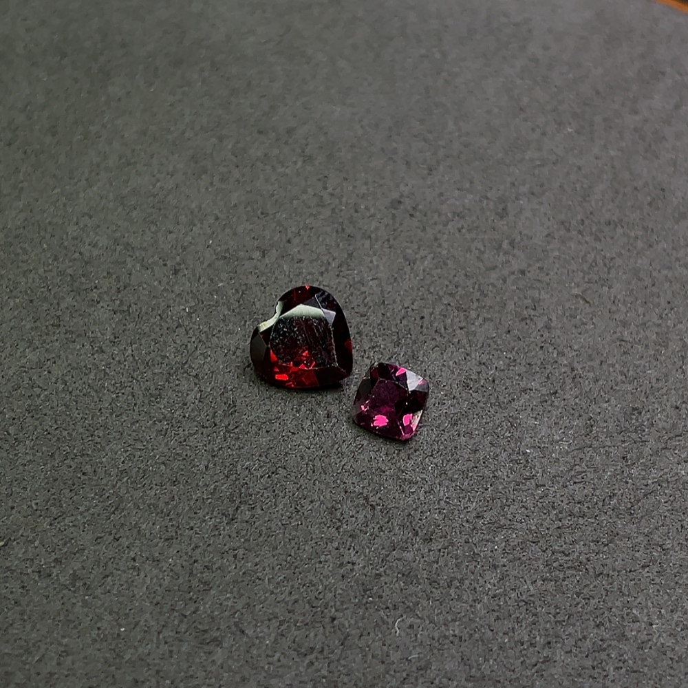 C31578976 Garnet loose stone total weight about 2.67ct sell as a lot