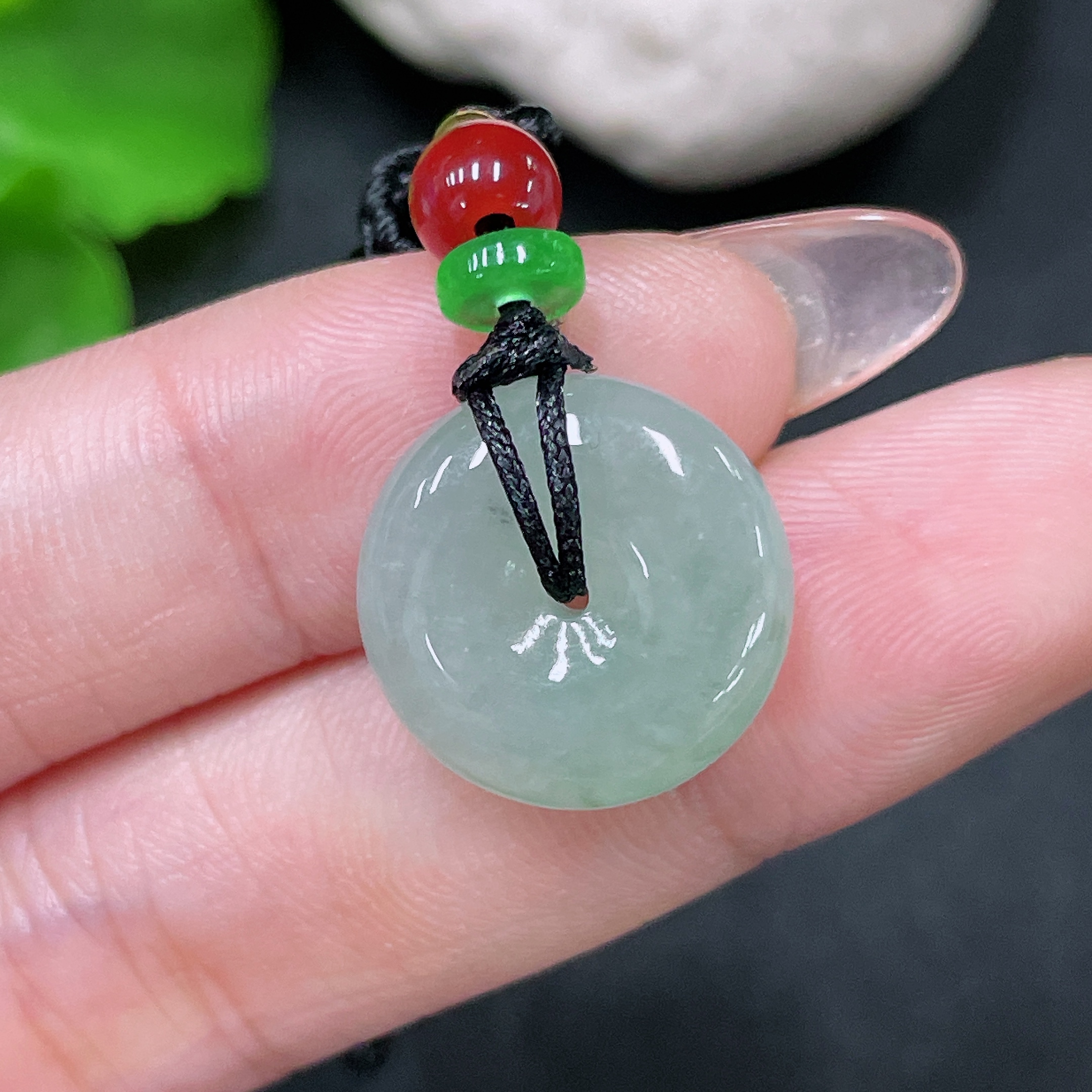 F34019978 Jadeite Pendant Peace Ring with Non-A Grade Beads, Including Rope, Total Weight Approx. 5.31g