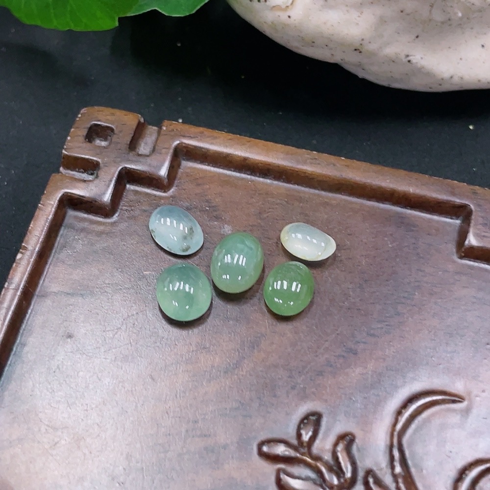 F34012351 Jadeite Cabochon Lot