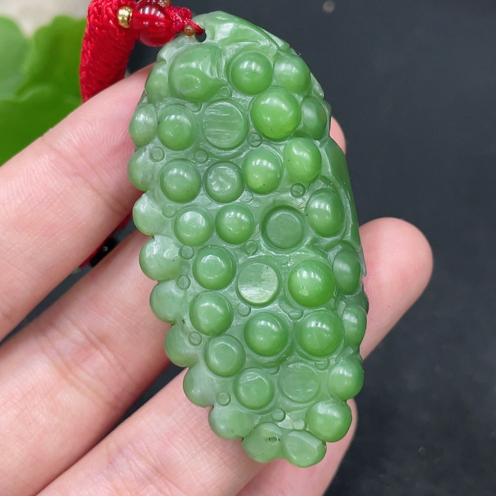 H31616585 Hetian Jade Pendant - Blessed with Many Children