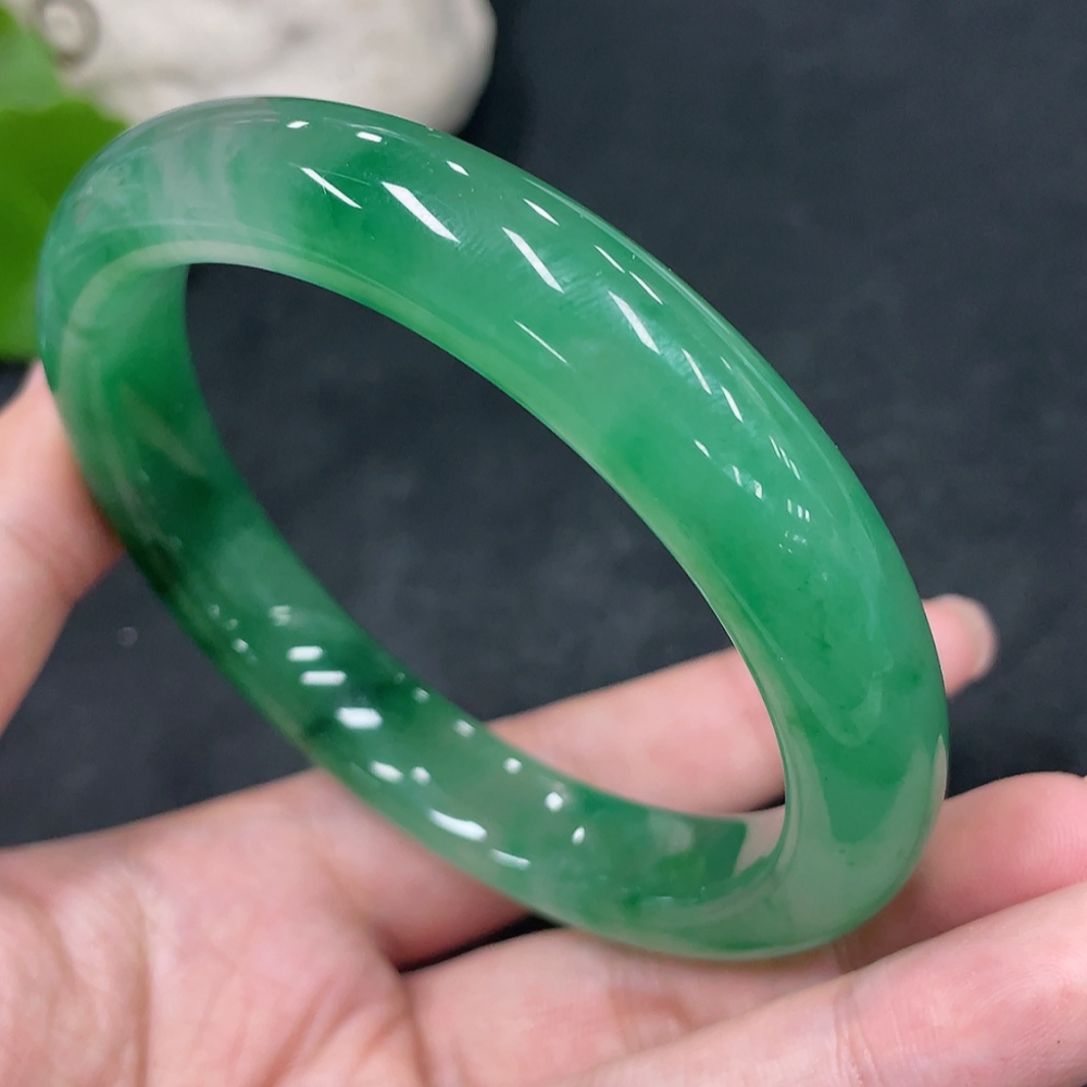 H31581423 African Emerald (Dulong Jade) Round Bracelet