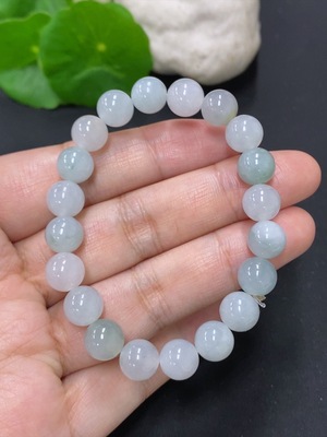 F46593964 翡翠手串 货品总重量约21克 卡8.5mm左右