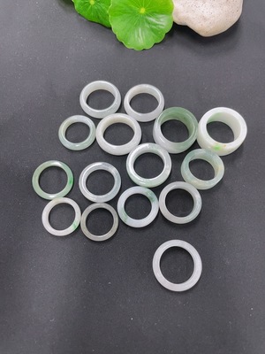 F41934726 翡翠戒圈 一手走（修补）