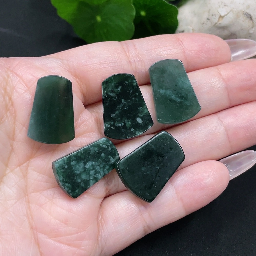 F35083299 Jadeite Plain Pendant Set Sell as a Lot