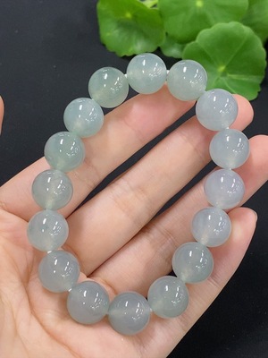 F41936391 翡翠手串 卡12mm左右   货品总重约47.38g