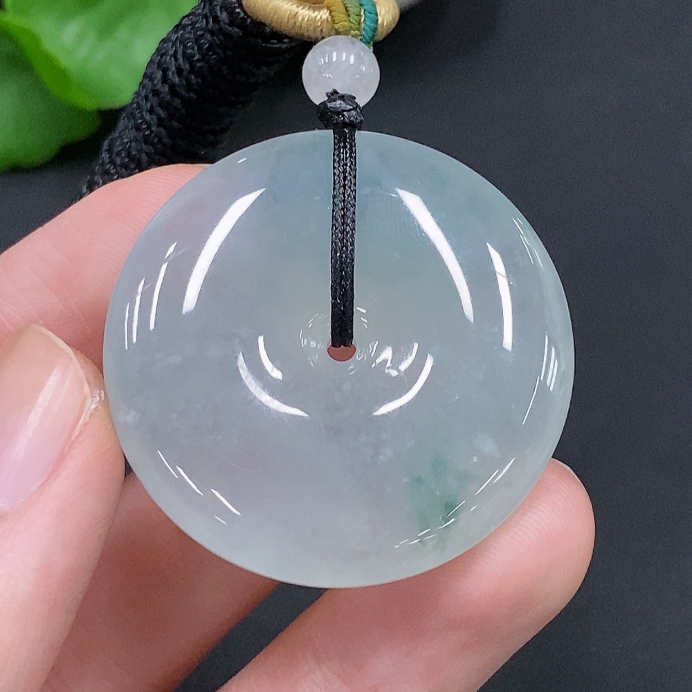 F23598159 Jadeite Peace Knot Total Weight 22.563g