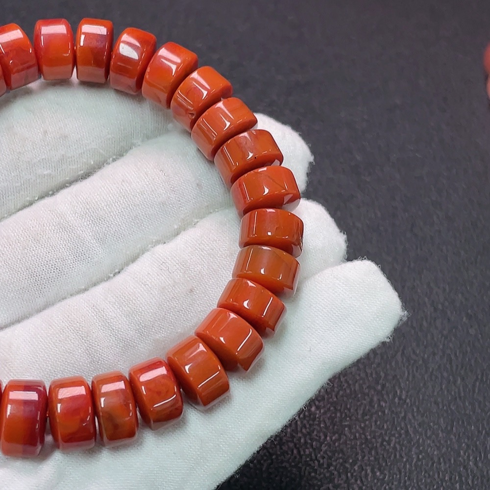 C34990519 Red Agate Bracelet with Visible Organic Matter, Total Weight Approx. 46.97g, Size About 11.3mm