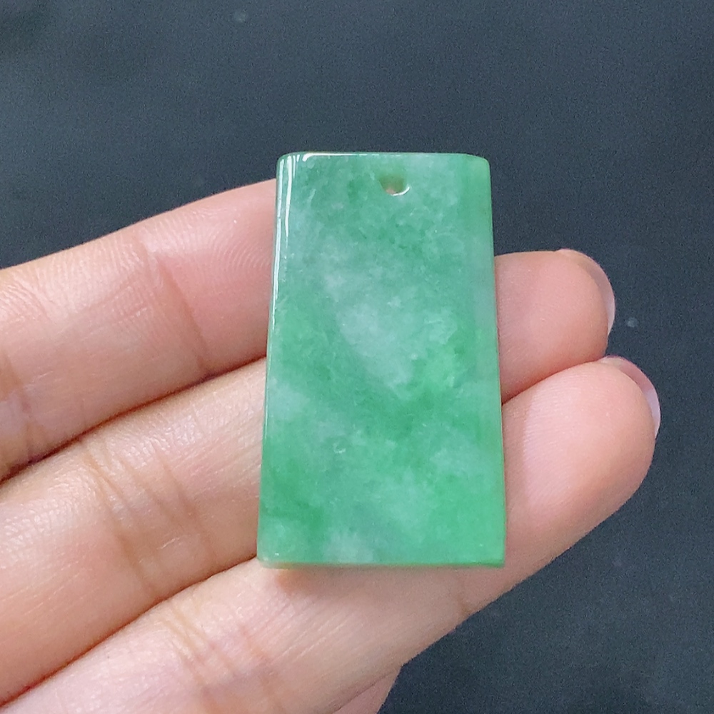 F27176600 Jadeite Pendant Sell as a Lot