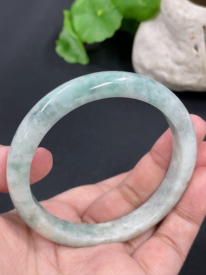 F41924028 翡翠正圈手镯 货品总重约44g 57.6圈口