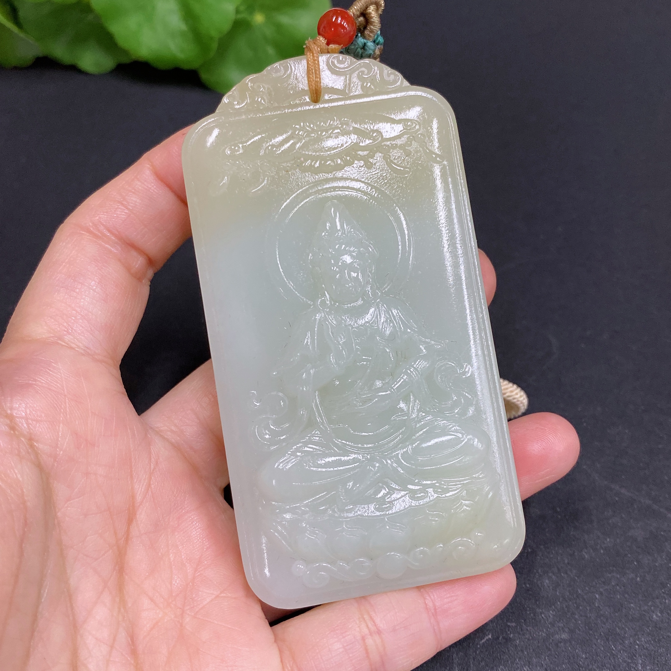 H33938367 Hetian Jade Pendant Guanyin Total Weight (including rope) 121.2g