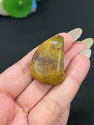 H42979681 和田玉 皮色成因未定 货品总重约24.5g