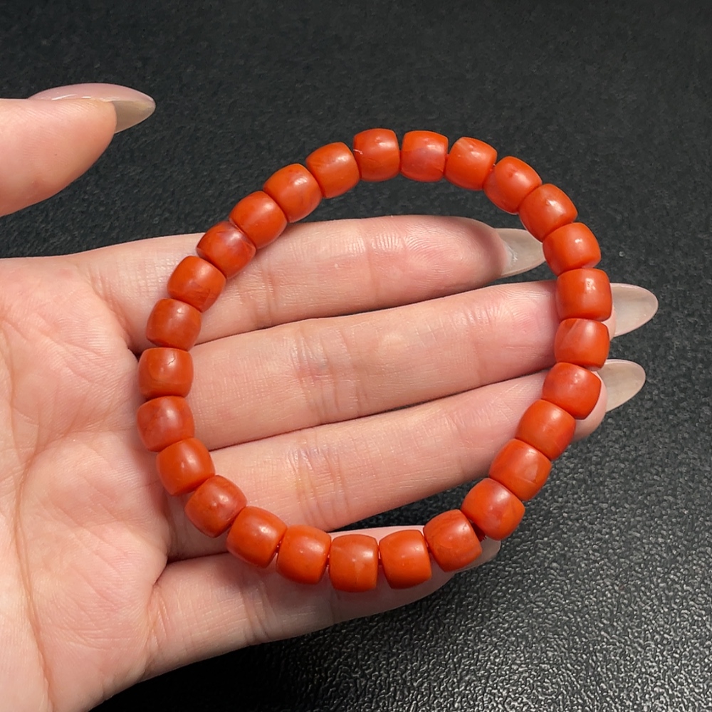 C34067629 South Red Agate Bracelet with Visible Organic Matter, Total Weight Approx. 22.41g, Size About 8.3mm
