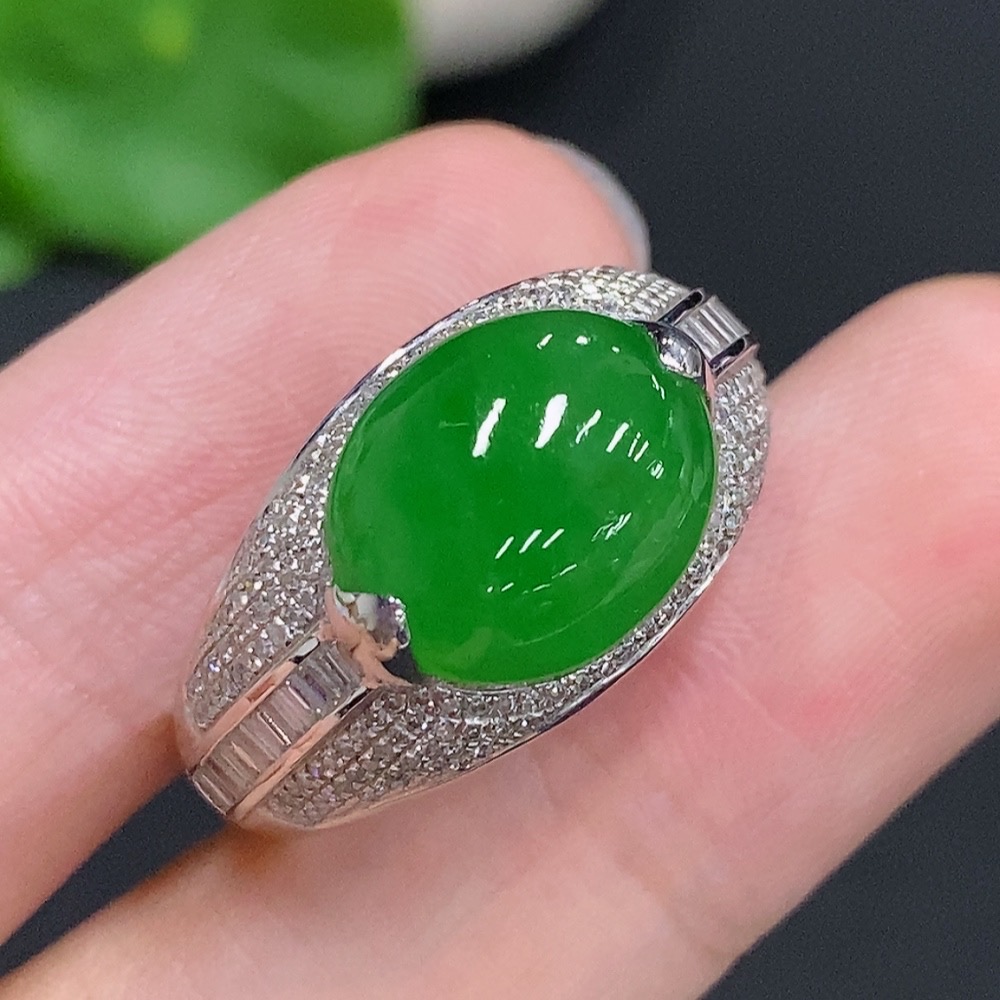 F29419381 Jadeite Cabochon Ring 18k Gold Total Weight Approx. 6.8g Size 22 with Diamond Accents