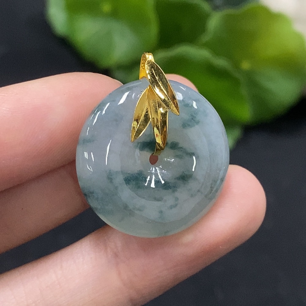 F34027918 Jadeite Peace Knot Pendant with 75% Gold, Total Weight Approx. 8.2g