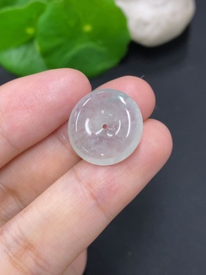 F46595329 翡翠平安扣 货品总重量约2克