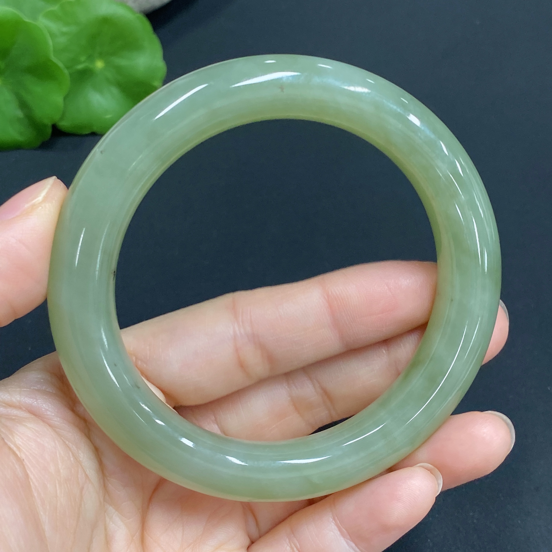 H27060312 Hetian Jade Round Bracelet Size 56.2 Total Weight Approx. 57.9g