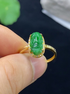 F31599715 Jadeite inlaid with 18k gold, total weight approximately 1.64g, size 13, set with diamonds
