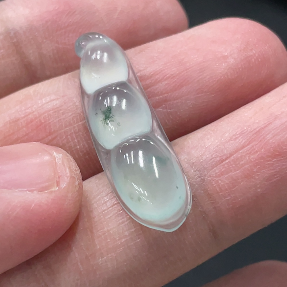 F32754771 Jadeite Auspicious Bean Inlay Piece