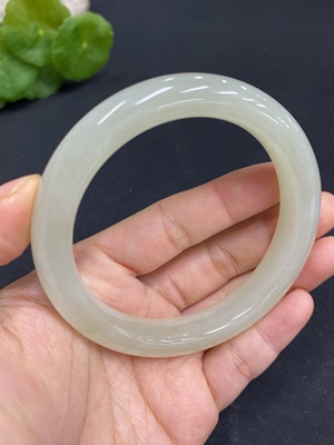 H30440609 Hetian Jade Round Bracelet Size 58.2 Total Weight Approx. 54.9g
