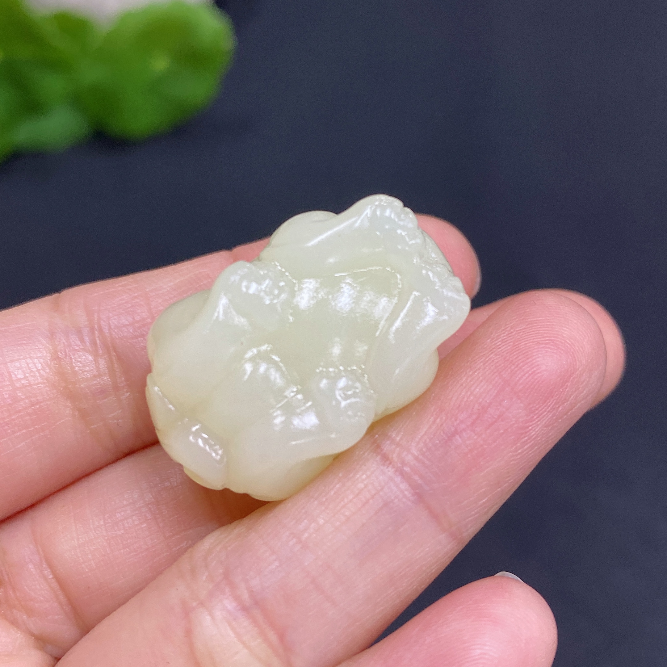 H30466488 Hetian Jade Pendant Pixiu Total Weight About 13.5g