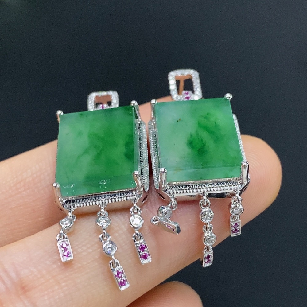 F21333589 Jadeite Inlaid Earrings (18K Gold) Approx. 8g Total Weight