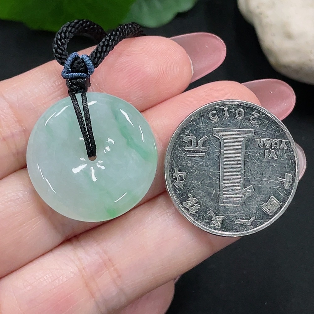 F34982673 Jadeite Peace Pendant with a total product weight of approximately 7.9g (including rope weight)