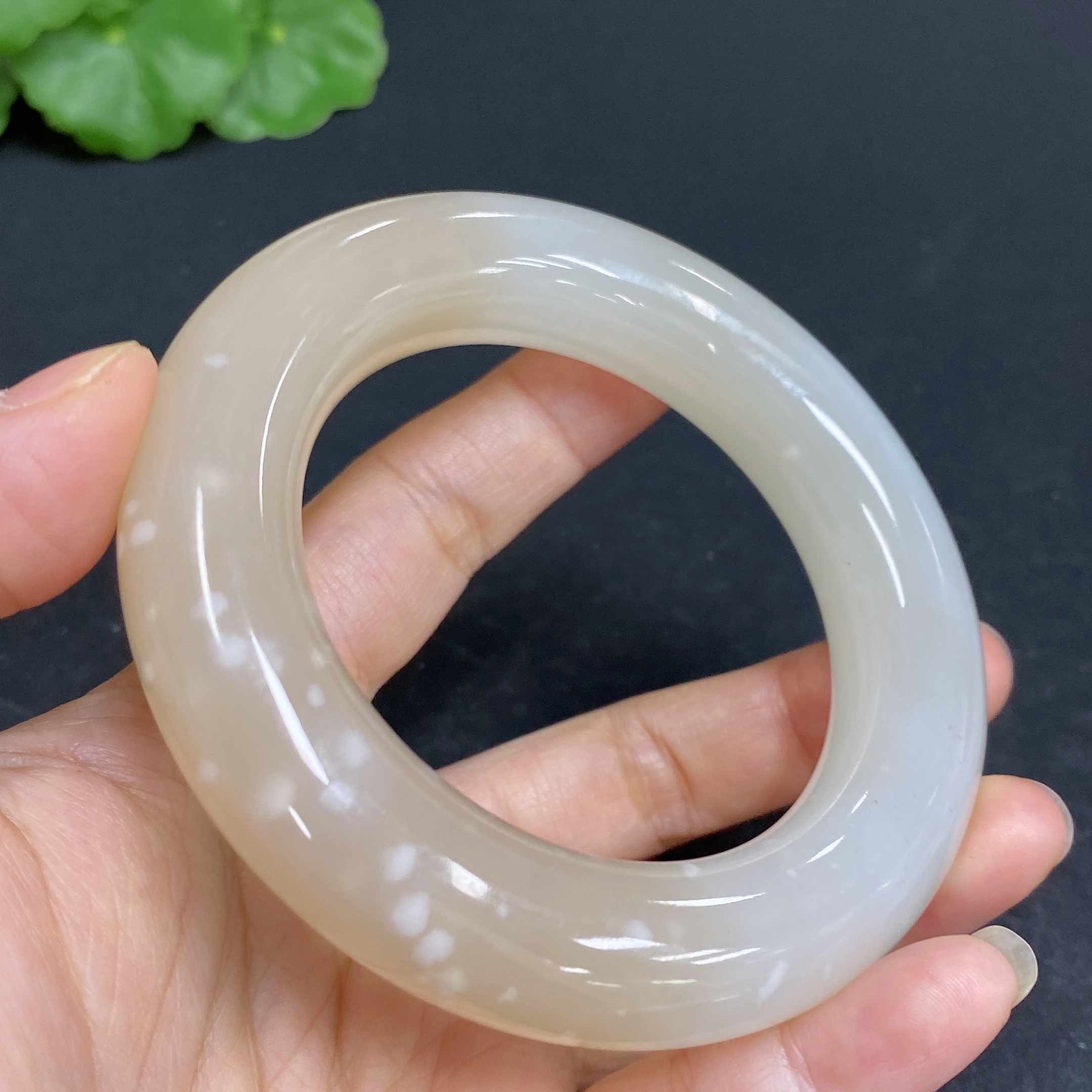 H33879225 Hetian Jade Round Bangle, Size 54.4, Total Weight Approx. 103.6g