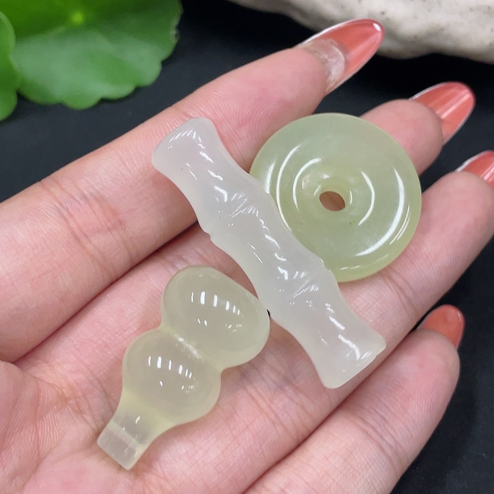 H34061920 Xiuyu (serpentine jade)