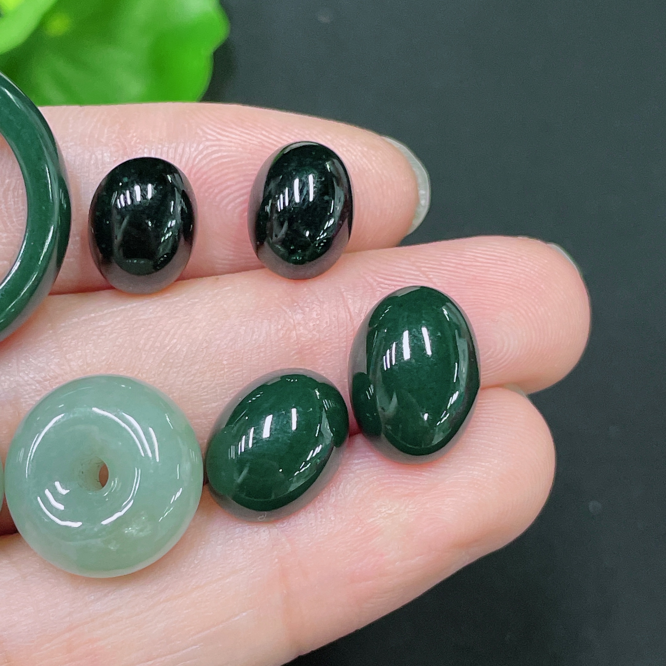 F33892360 Jadeite Beads with Cabochon and Ring Sell as a Lot Size 14