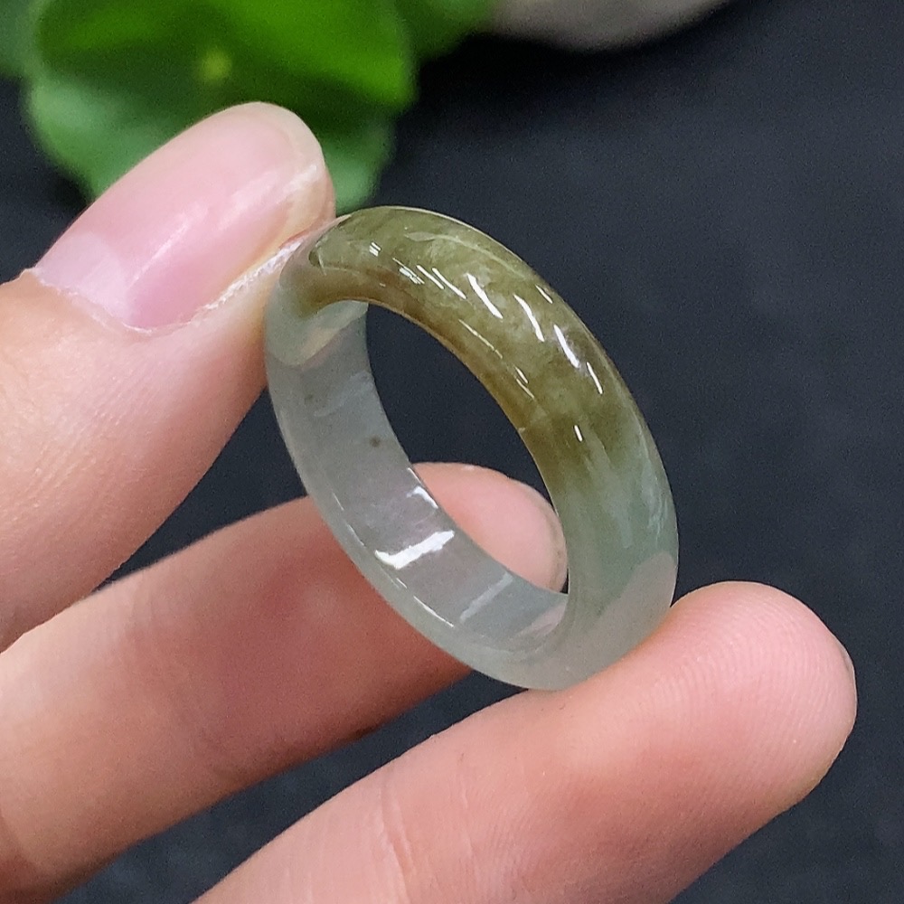 F34995480 Jadeite Ring Size 21 with Crack Total Weight Approx. 3.97g
