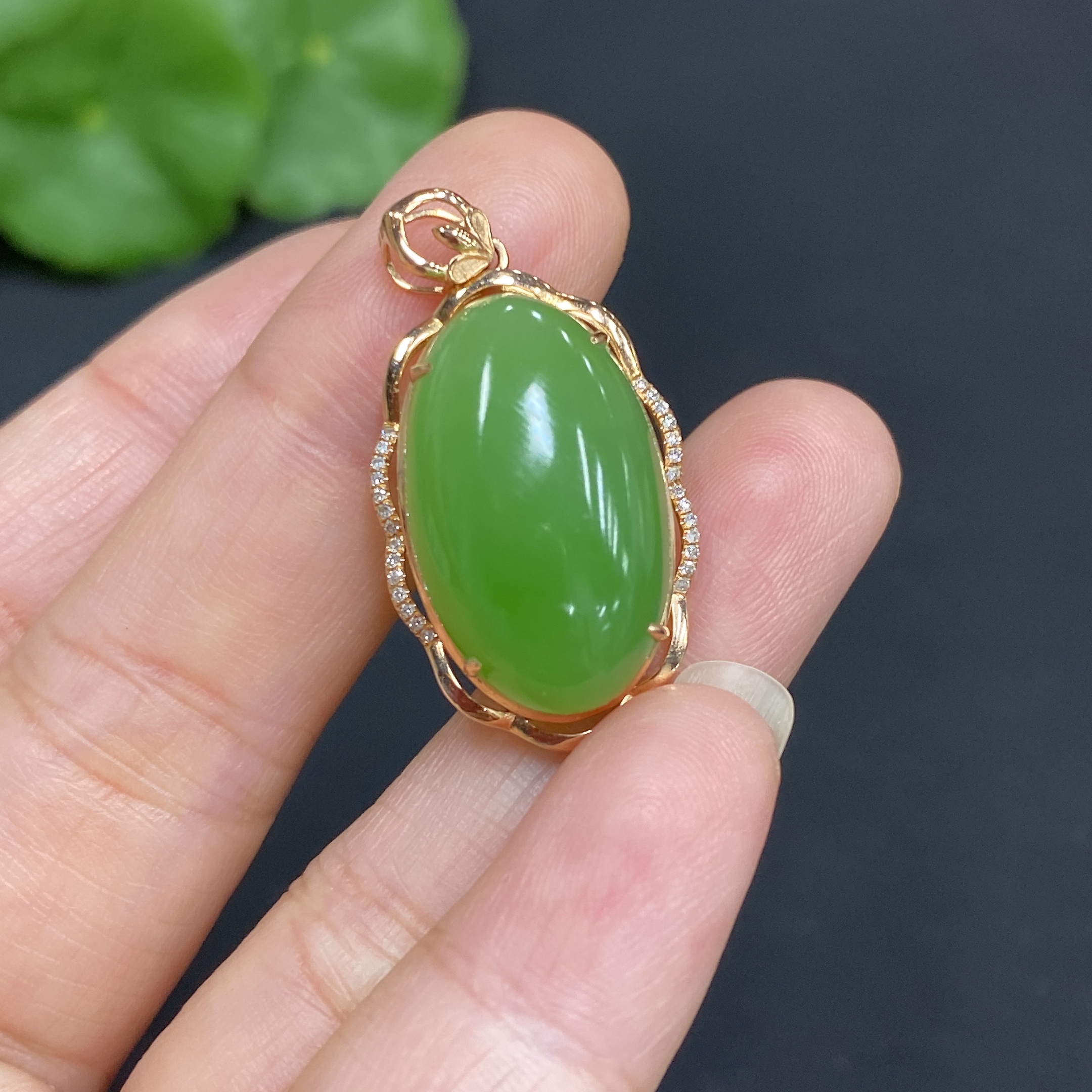 H34986967 Hetian Jade Jasper Inlaid Pendant, Total Weight Approx. 3.8g, Set with Diamonds, 18k Gold