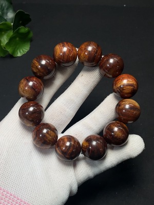W41932275 黄花梨手串 货品总重约45g 卡19.9mm左右