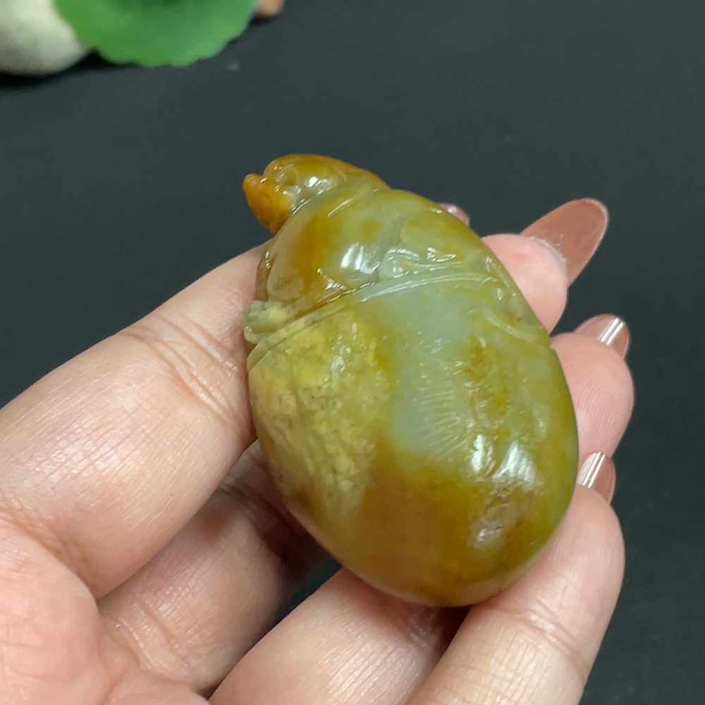 H34004887 Hetian Jade Pendant, Auspicious Beast, Total Weight Approx. 52.2g, Undetermined Skin Color Origin