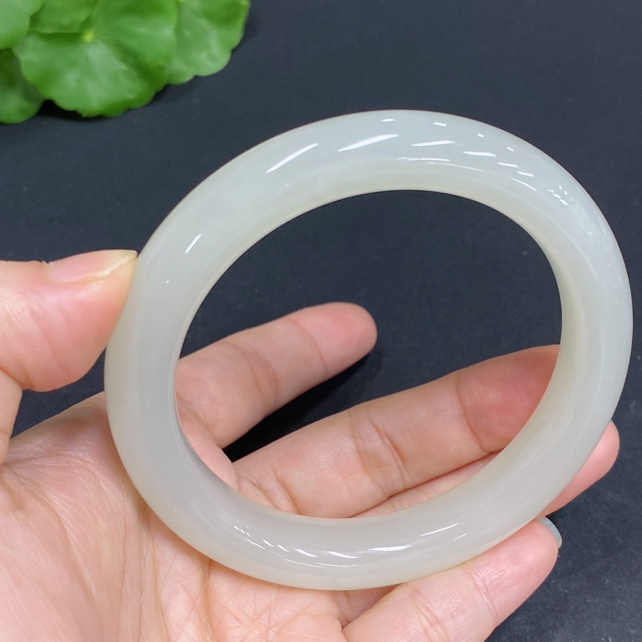 H33902567 Hetian Jade Round Bracelet Size 58.8 Total Weight Approx. 56.9g