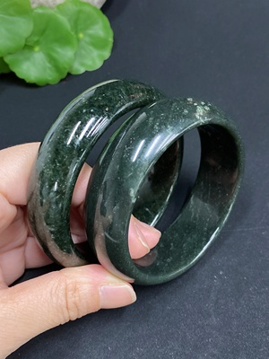 H34015033 Hetian Jade Round Bracelet Size 60.6/56.7 Total Weight Approx. 100.8g