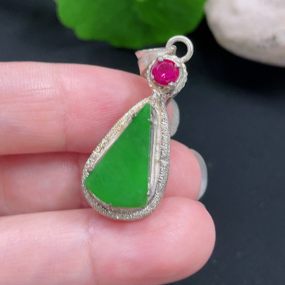 F30453980 Jadeite Inlay Piece Non-Gold Inlay Total Weight Approximately 8.1g