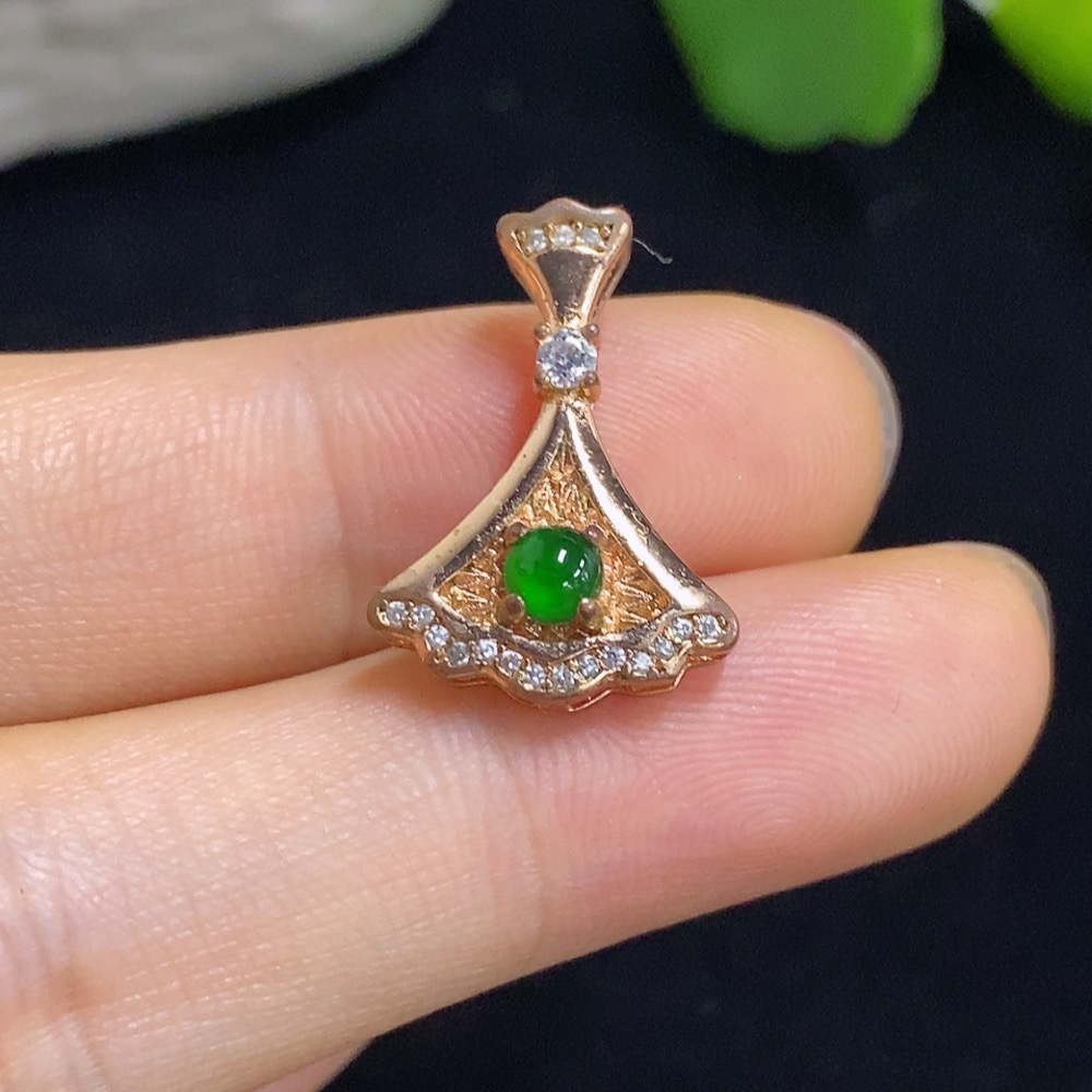 F44264592 Jadeite Cabochon Inlaid Pendant Non-Gold Total Weight Approx. 1.3g