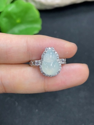 F46571482 翡翠葫芦镶嵌戒指 非金镶 活动圈口 货品总重约2.8g