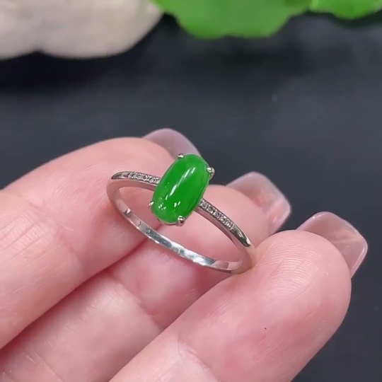 F26994334 Jadeite Inlaid Ring Size 15 18K Gold Total Weight Approx. 1.9g